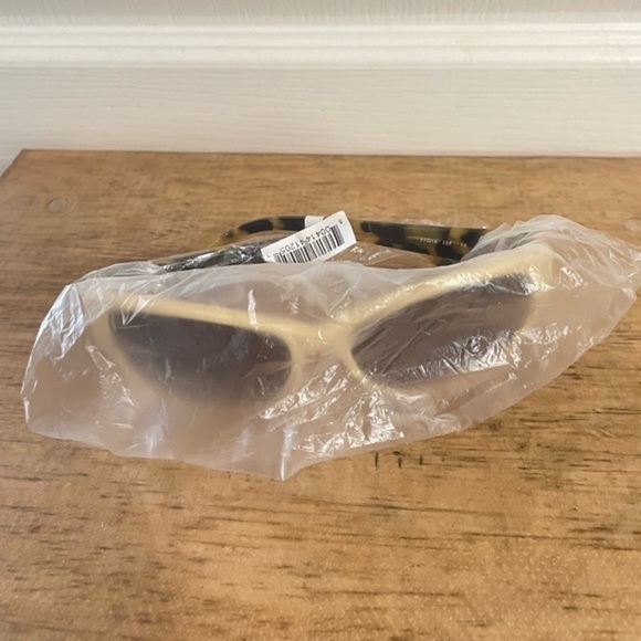 OSCAR DE LA RENTA Cream SSC5138 Cateye Sunglasses